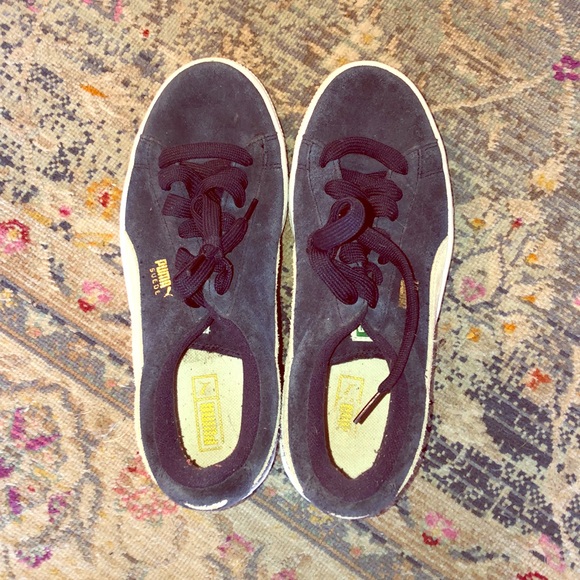 Shoes - Blue suede pumas